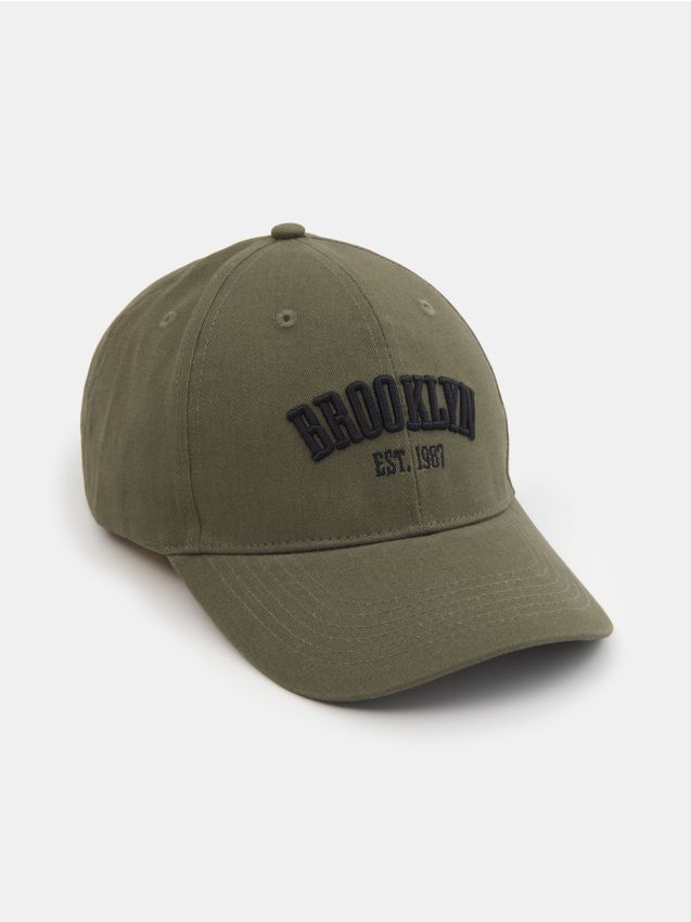 Sinsay - Șapcă din bumbac cu broderie - verde-oliv deschis