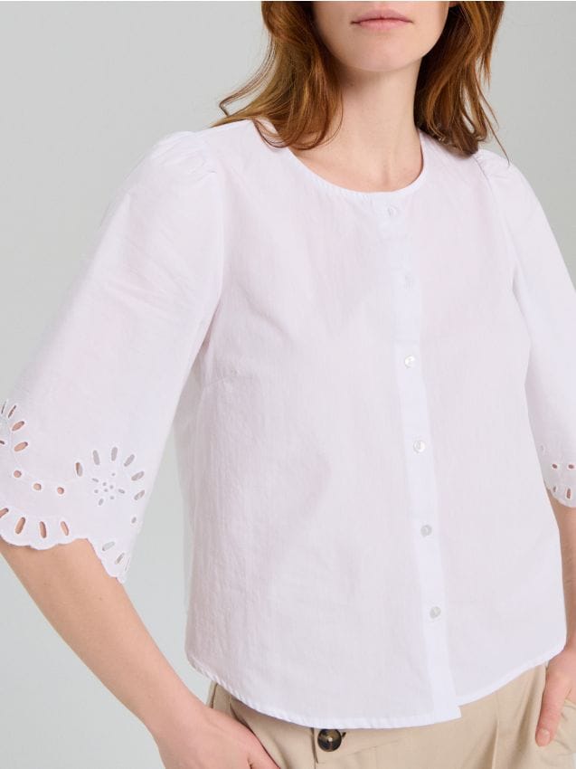 Sinsay - Bluză tip cămașă cu terminare dantelată a mânecii - alb