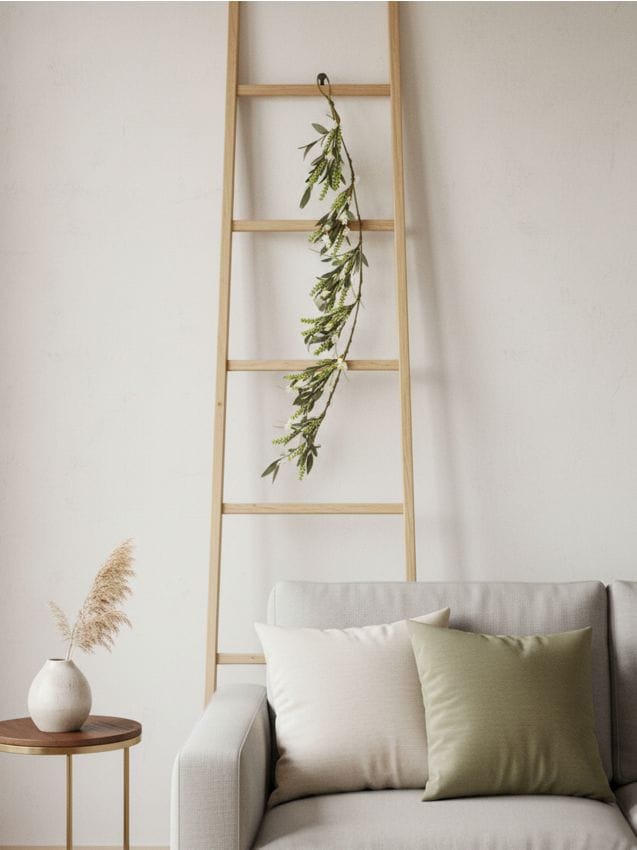 Sinsay - Ramură decorativă artificială cu frunze și muguri - crem