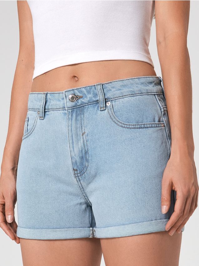 Sinsay - Pantaloni scurți mom din denim high waist - albastru