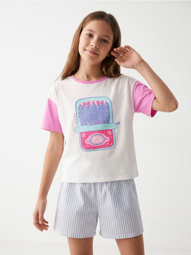Sinsay - Pijama oversize din bumbac din două piese cu imprimeu sardine - crem