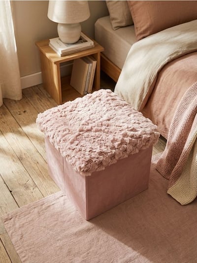 Sitzhocker mit Stauraum und Kunstfell-Sitzfläche