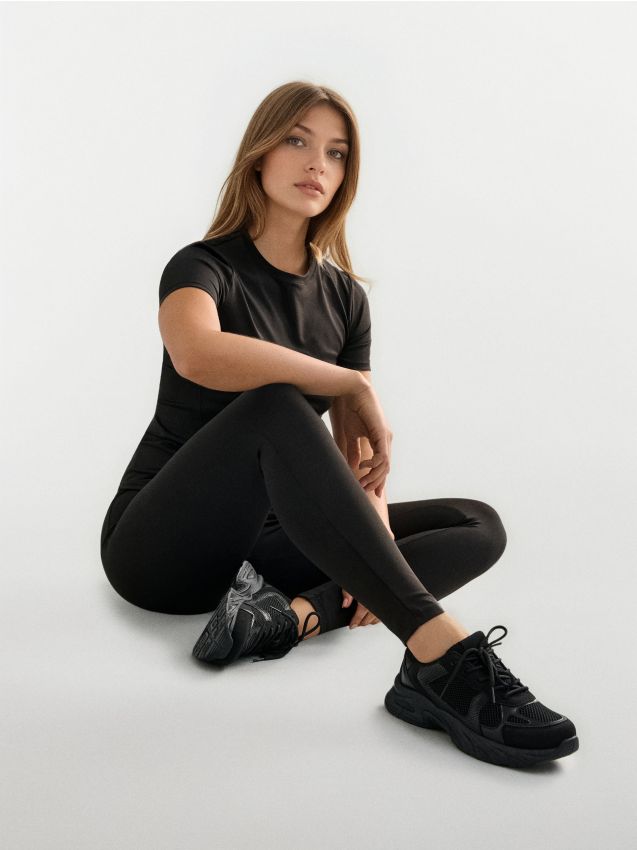 Sinsay - Adidași din plasă cu talpă groasă - negru