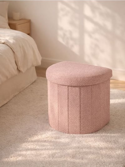 Hocker mit Stauraumfunktion