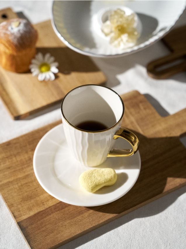 Sinsay - Cană striată cu margine aurie - alb