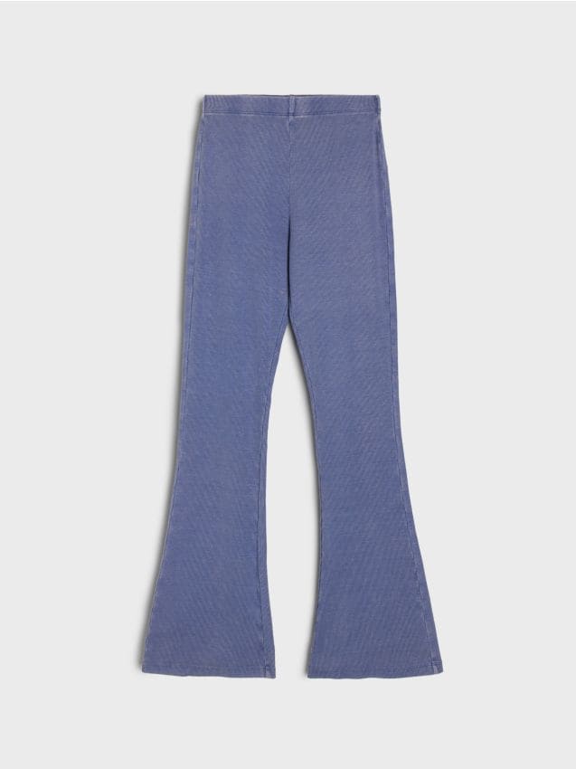 Sinsay - Prążkowane spodnie flare - niebieski