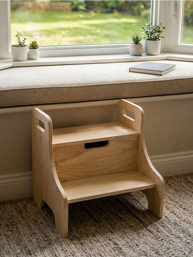 Sgabello a gradino in legno con manici - beige