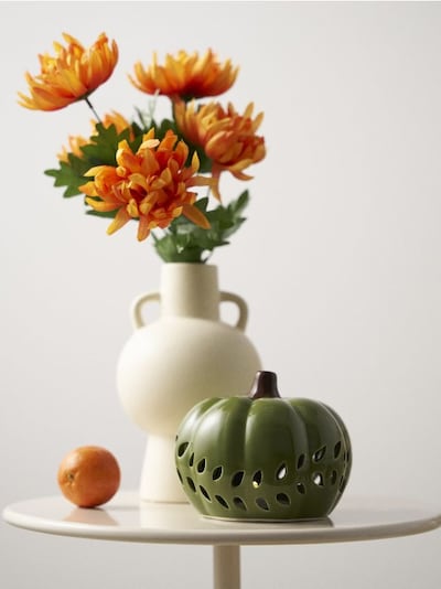 ЛЕД светилка во форма на тиква