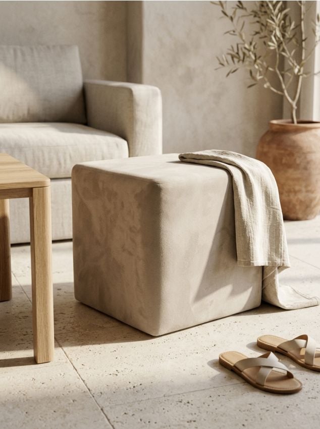 Sinsay - Puf pătrat cu finisaj din catifea - crem