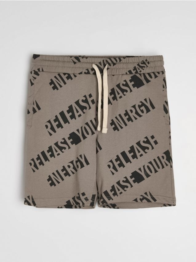 Sinsay - Pantaloni scurți cu text Release Your Energy - gri deschis