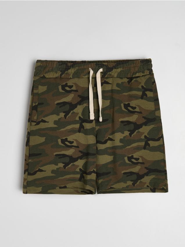 Sinsay - Pantaloni scurți cu model camuflaj - kaki
