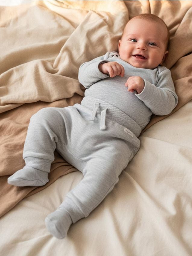 Sinsay - Pantaloni de trening tip jogger - gri deschis