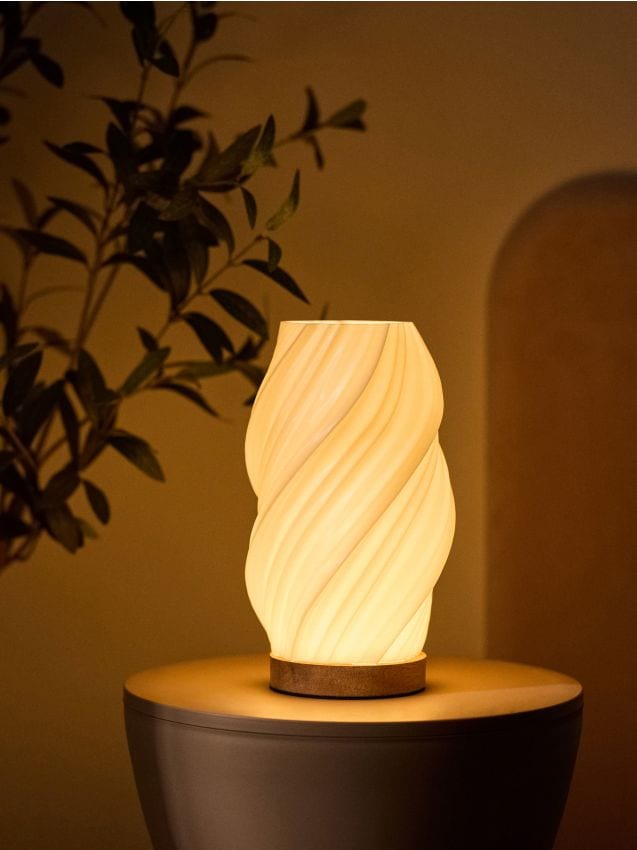 Sinsay - Lampă LED de masă cu abajur ondulat decorativ - alb