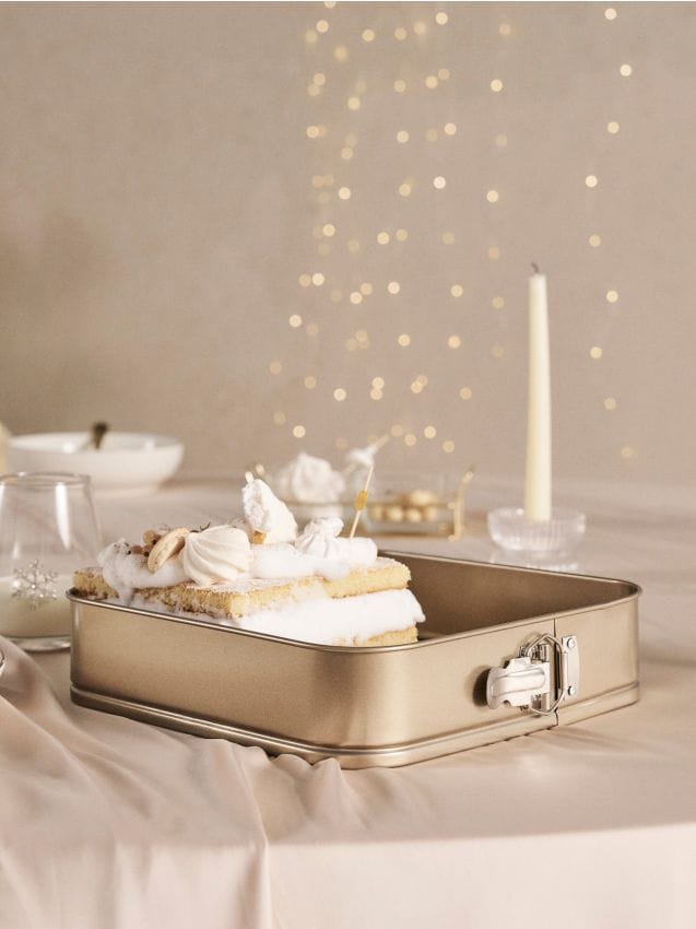 Sinsay - Forma na pečenie z uhlíkovej ocele - zlatá