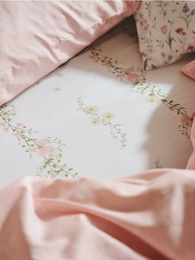 Σεντόνι από βαμβάκι με λάστιχο και λουλουδάτο μοτίβο