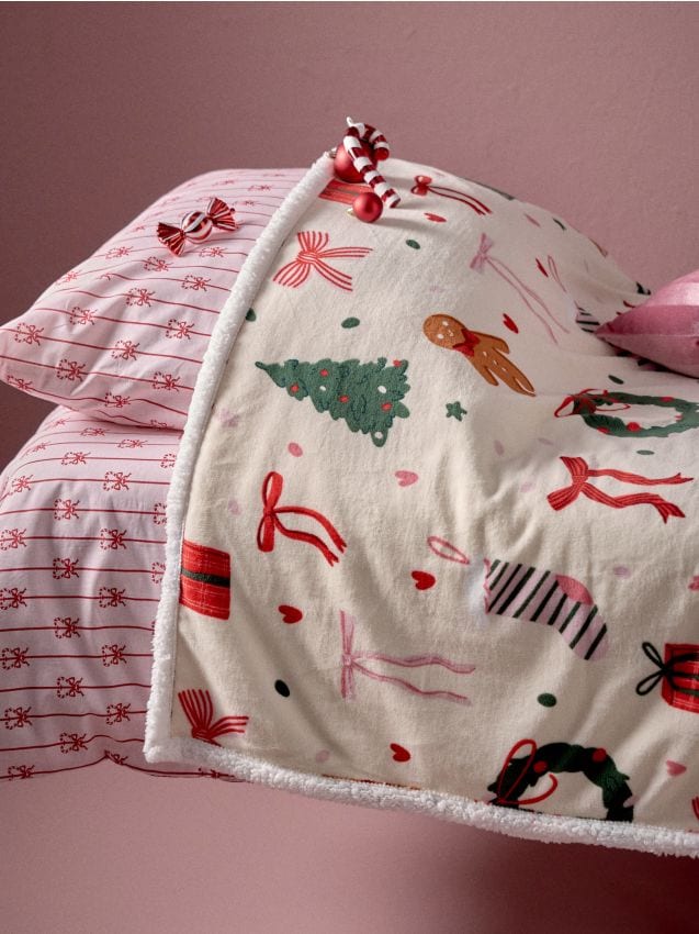 Sinsay - Cuvertură de pat reversibilă cu model de Crăciun - multicolor