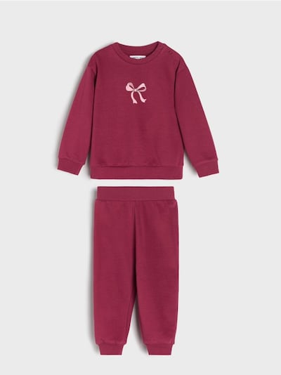 Komplet puloverja in hlač