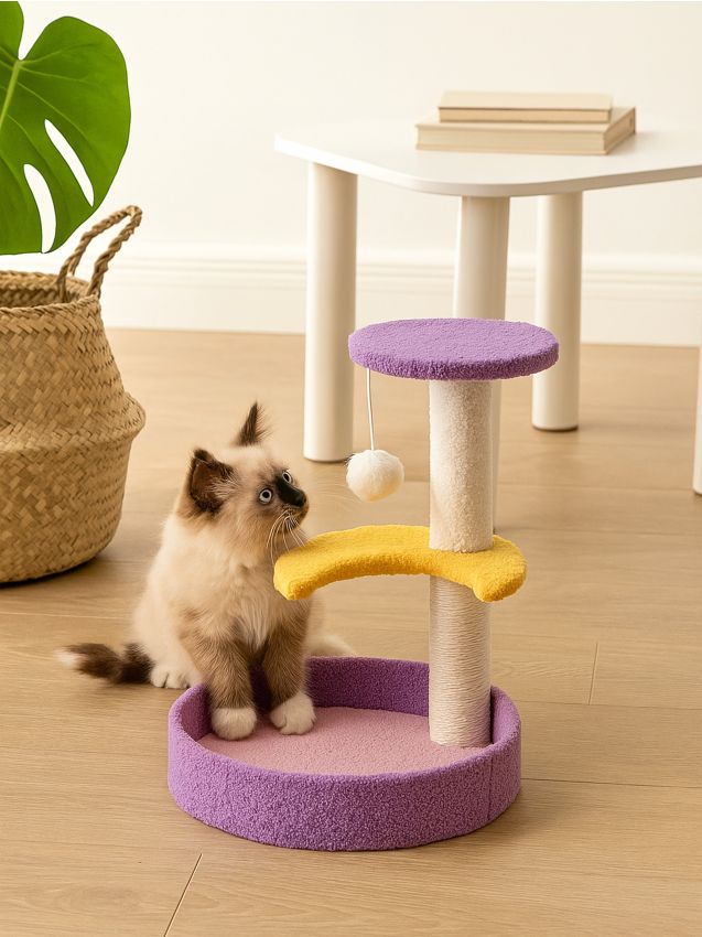 Sinsay - Viacúrovňové škrabadlo pre mačky s pelechom a visiacej hračkou - levanduľová