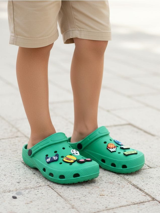 Sinsay - Saboți cu bareta la călcâi - verde