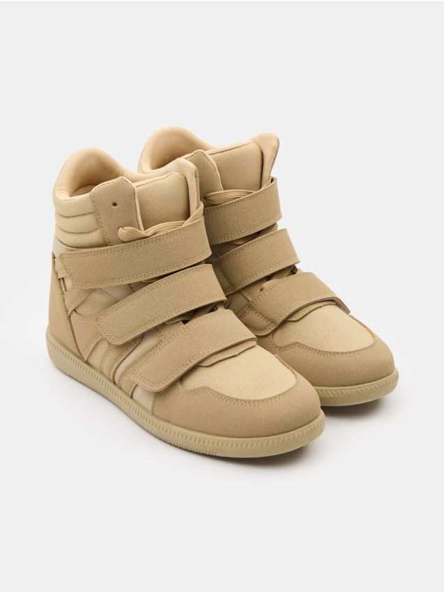 Sinsay - Sneakers înalți din imitație de piele întoarsă - bej