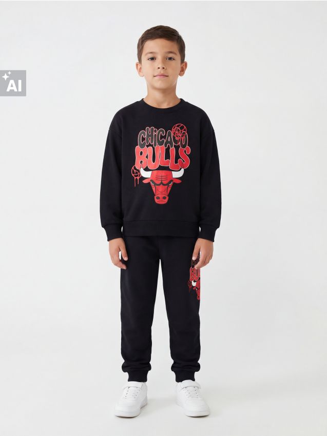 Sinsay - Bluză crewneck cu imprimeu Chicago Bulls NBA - negru