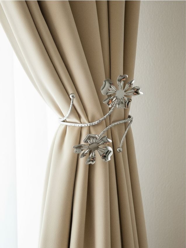 Sinsay - Cleme metalice pentru perdele cu motiv floral, set 2 bucăți - argintiu