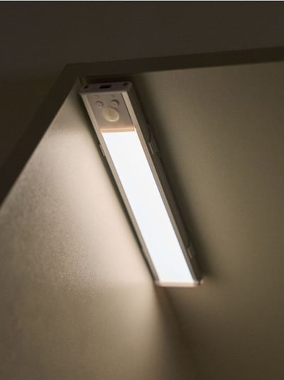 LED svjetlo ispod ormarića