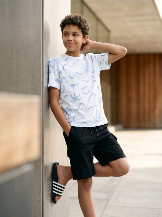 Sinsay - Pantaloni scurți cargo din trening - negru