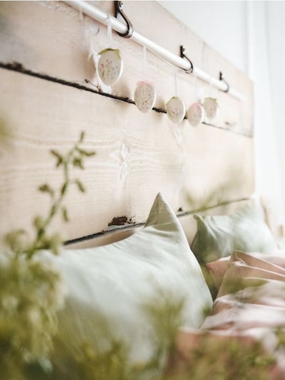 Комплект висящи великденски декорации във формата на яйца с цветен мотив 6 pack