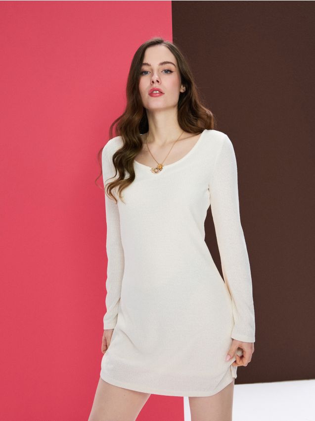 Sinsay - Rochie mini tricotată cu mâneci lungi - crem