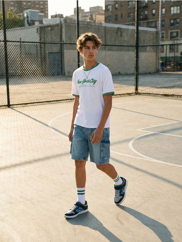 Sinsay - Pantaloni scurți cargo din denim cu talie elastică - albastru