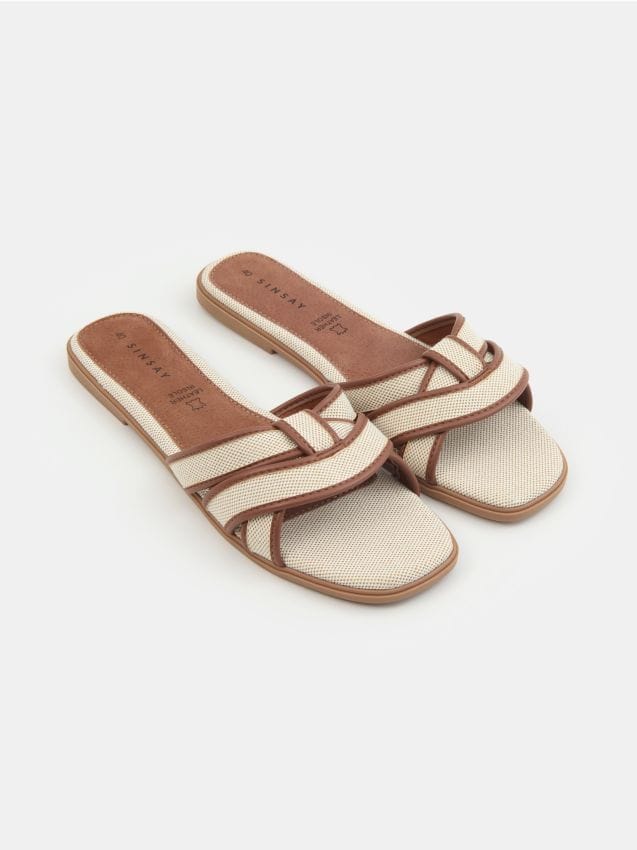 Sinsay - Papuci cu brant din piele - cafeniu