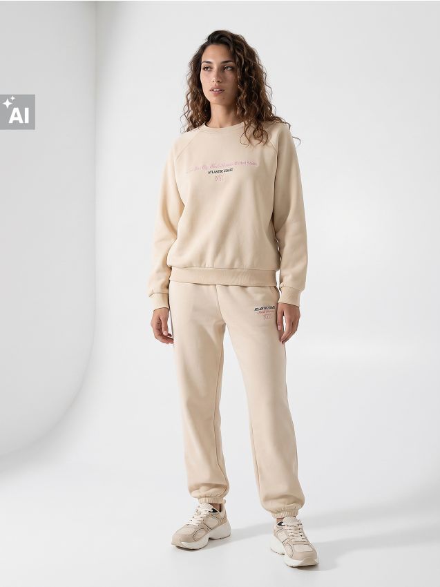 Sinsay - Bluză crewneck cu inscripție brodată NYC - nude