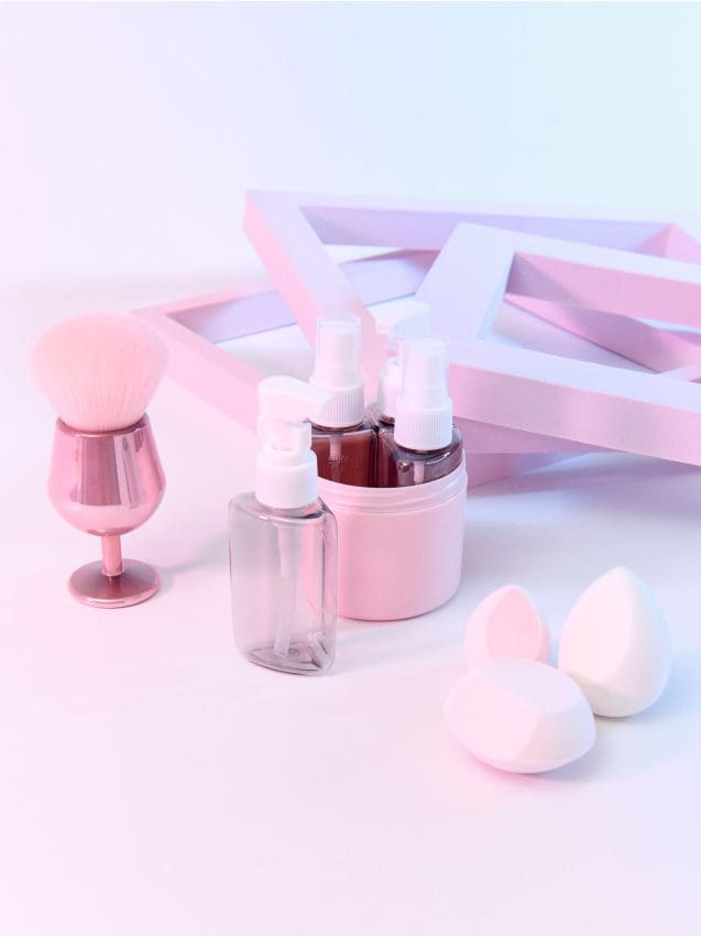 Sinsay - Set de 4 dozatoare cosmetice pentru voiaj - roz-pastel