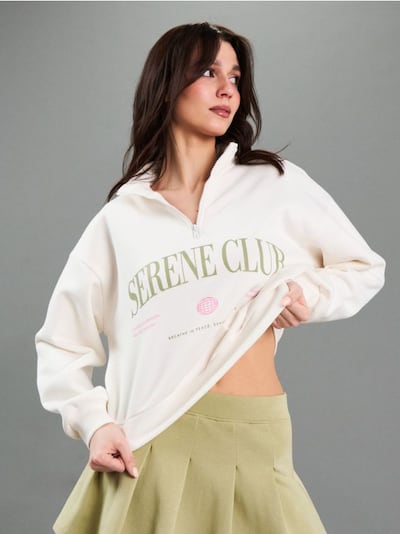 Dresowa bluza half-zip z napisem "Serene Club"