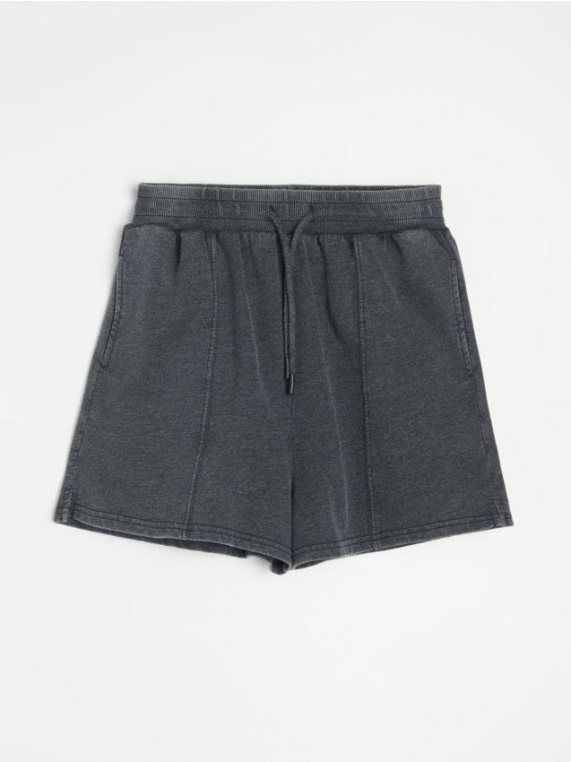 Sinsay - Pantaloni scurți loose cu efect prespălat - negru