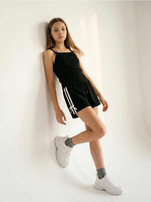 Sinsay - Șorturi sport cu dungi și șnururi - negru