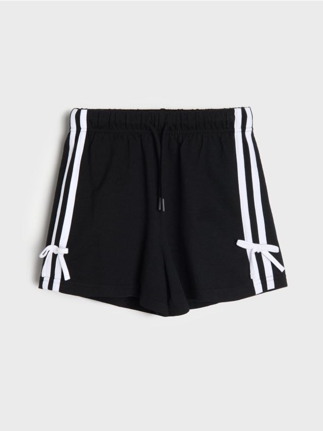 Sinsay - Szorty sportowe z paskami i wiązaniem - czarny