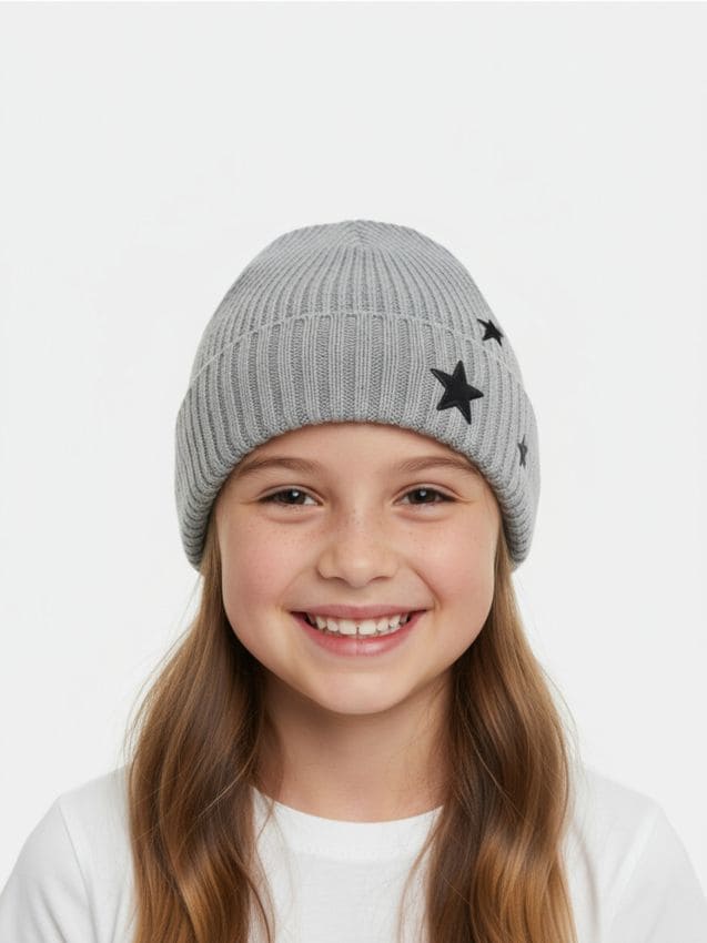 Sinsay - Čiapka beanie z prúžkovaného úpletu - svetlošedá
