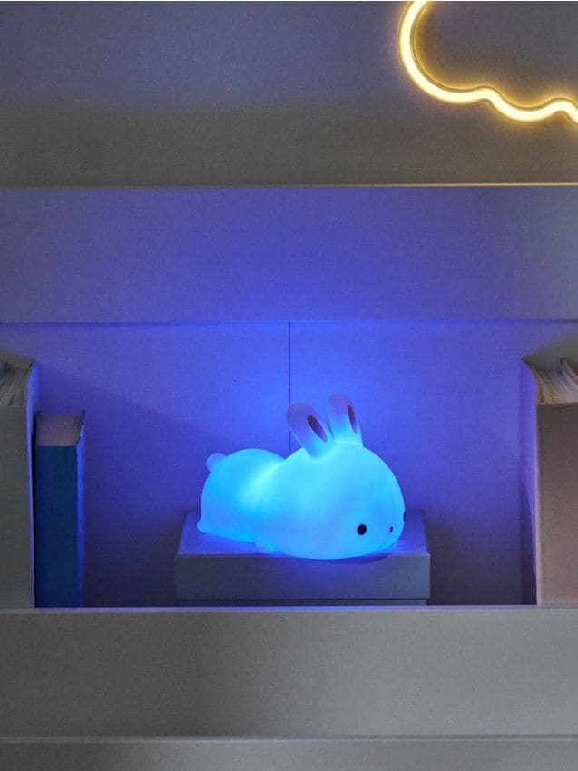 Sinsay - Lumină de noapte LED pentru copii în formă de iepuraș - alb