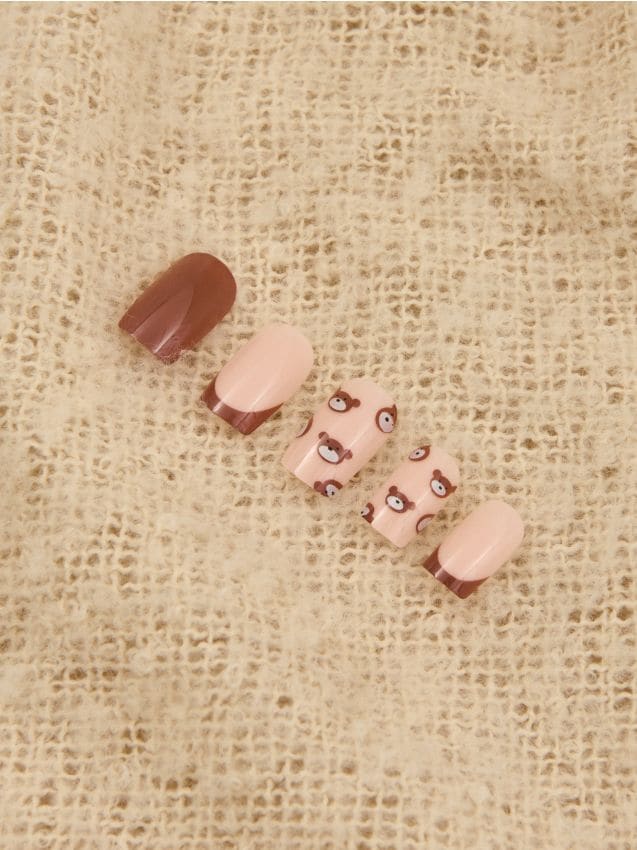 Sinsay - Umelé nechty štvorcového tvaru - kávová