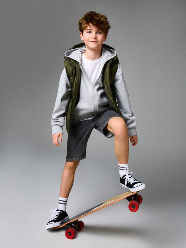 Sinsay - Szorty jeansowe straight z efektem sprania - szary