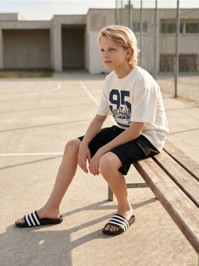 Sinsay - Tricou din bumbac cu inscripție Manhattan - crem