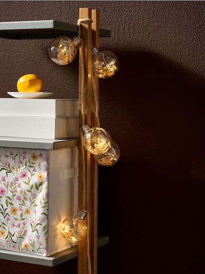 LED girlanda sa suvim cvećem