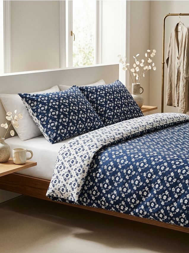 Sinsay - Set de lenjerie de pat reversibil din microfibră cu motiv floral - bleumarin