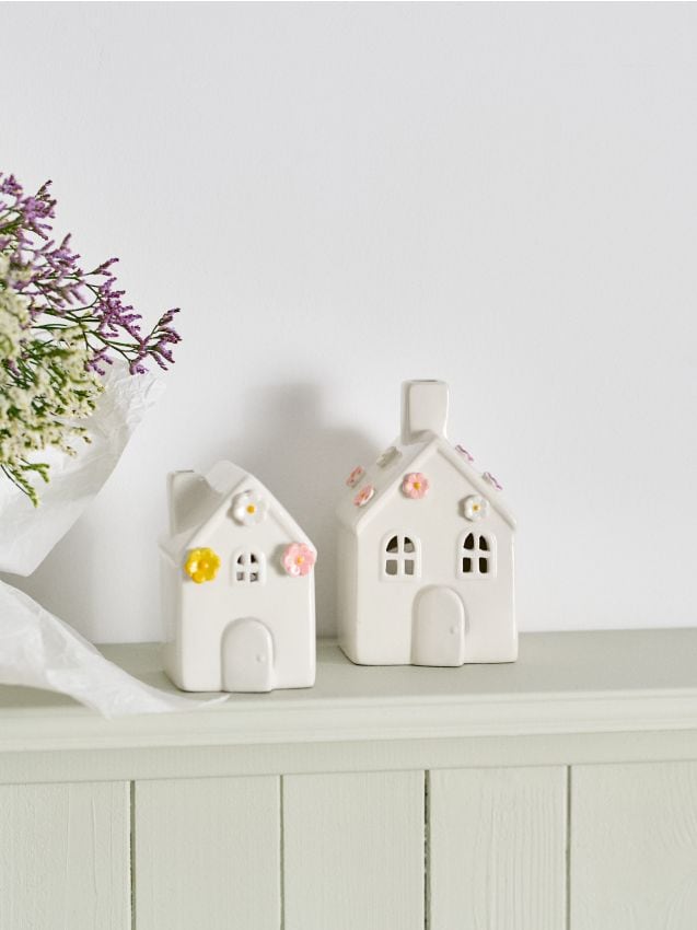 Sinsay - Suport decorativ din ceramică pentru lumânare în formă de casă cu motiv floral - crem