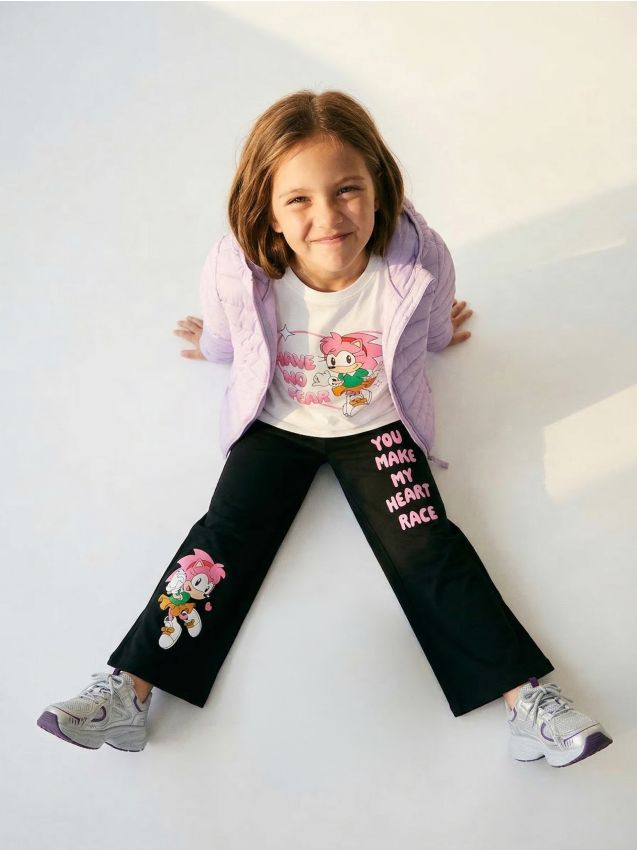 Sinsay - Pantaloni de trening cu crac larg Sonic the Hedgehog - negru