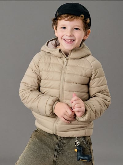 Prešita jakna s kapuco