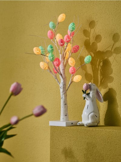 Velikonoční LED lampička ve tvaru stromu s vajíčky