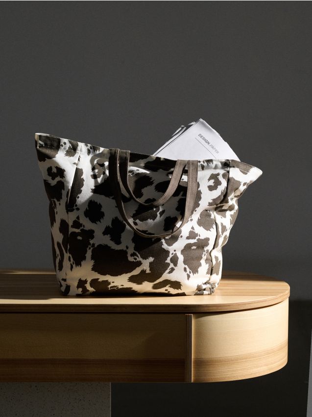 Sinsay - Nákupná taška s rúčkami v kravskom vzore - viacfarebná